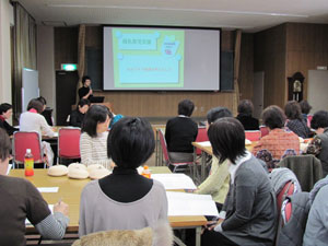 講義の様子 大阪府助産師会館にて