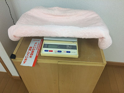 測る